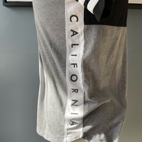 Hollister T-Shirt - Picture 4 of 5